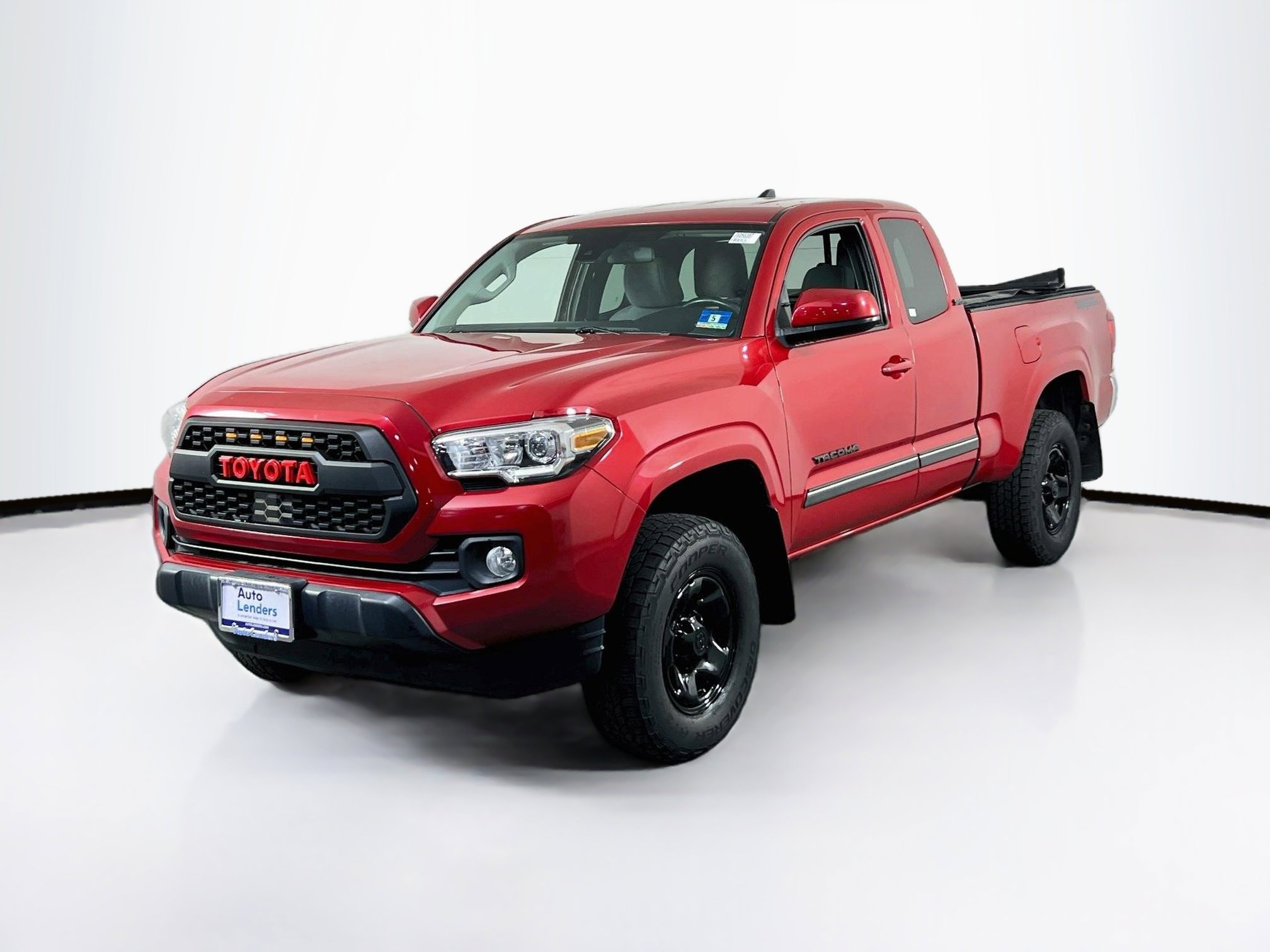 Used 2018 Toyota Tacoma SR5 AWD/4WD image 1