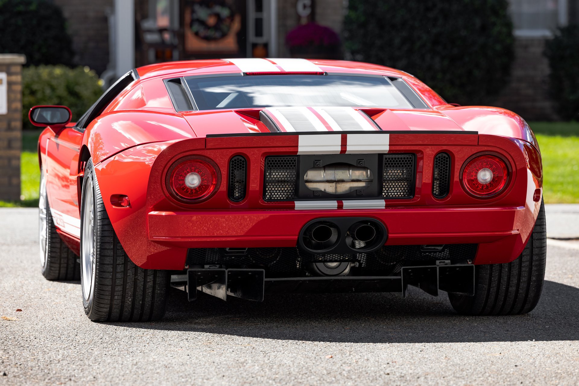 Used 2006 Ford GT RWD image 39
