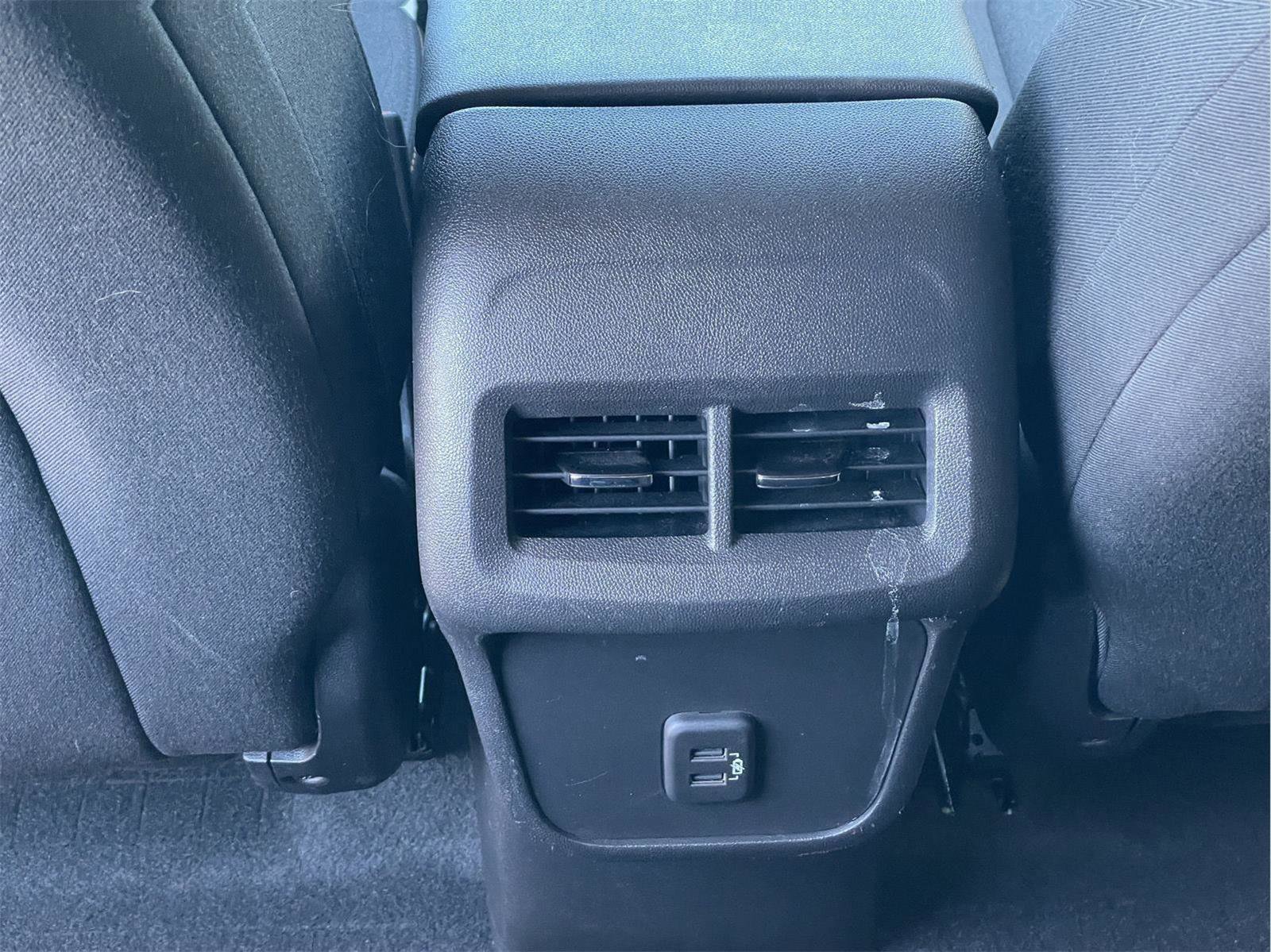 Used 2020 Chevrolet Equinox LT image 18