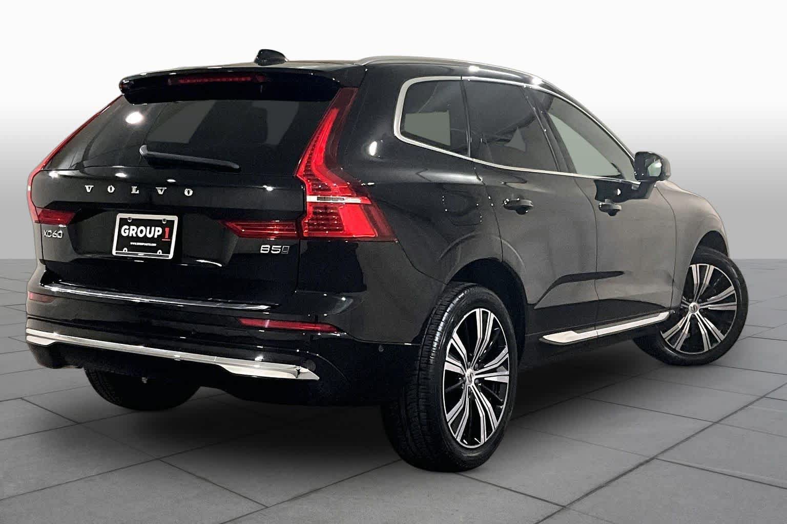 Used 2023 Volvo XC60 B5 Plus w/ Climate Package AWD/4WD image 12