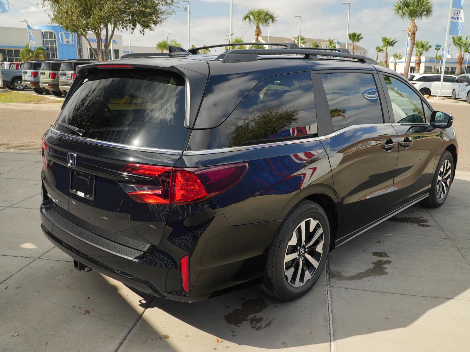 Used 2026 Honda Odyssey EX-L image 5