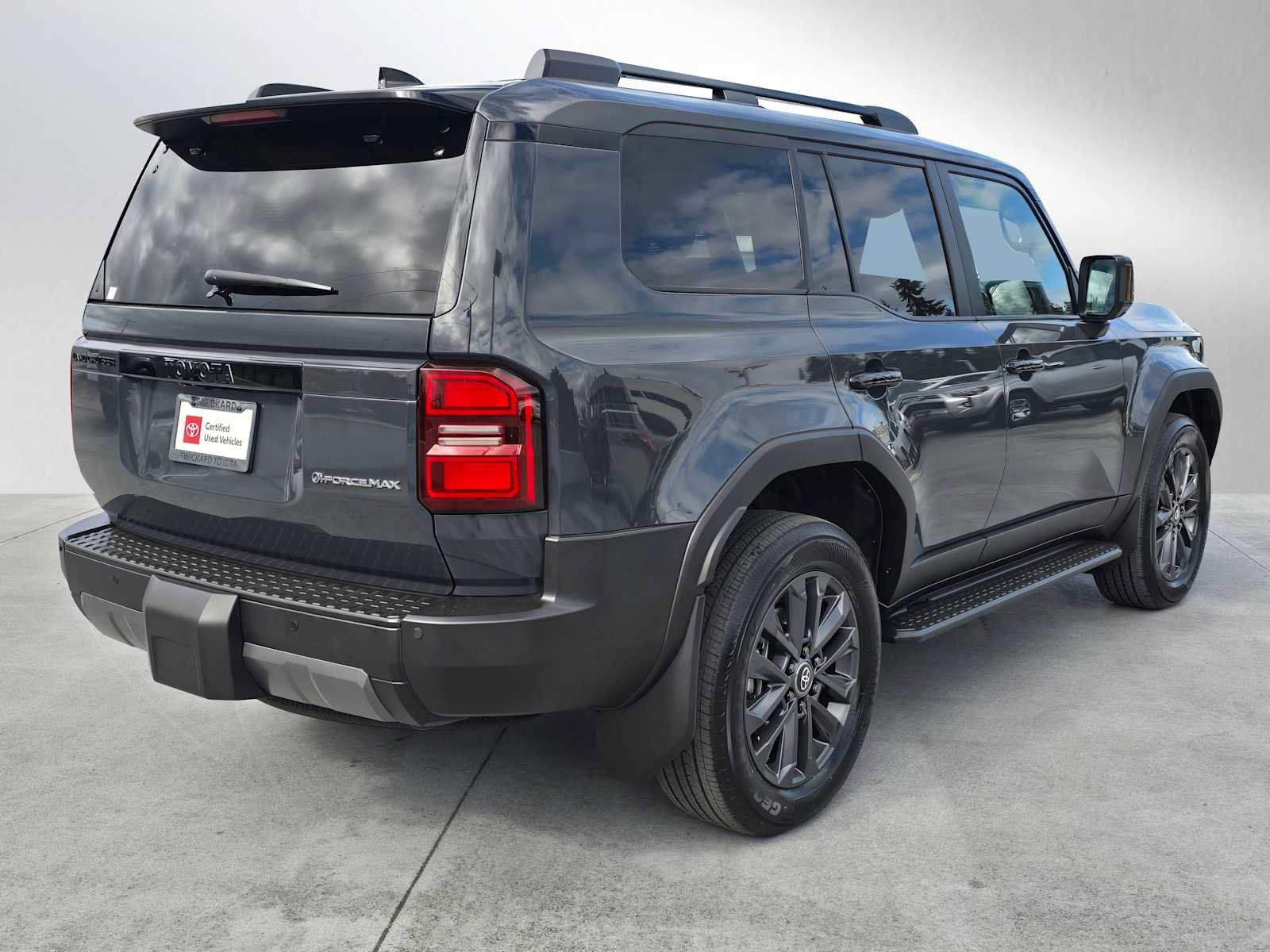 Used 2025 Toyota Land Cruiser image 3