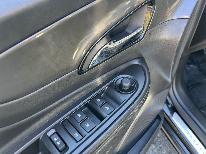 Used 2019 Buick Encore Sport Touring FWD image 23