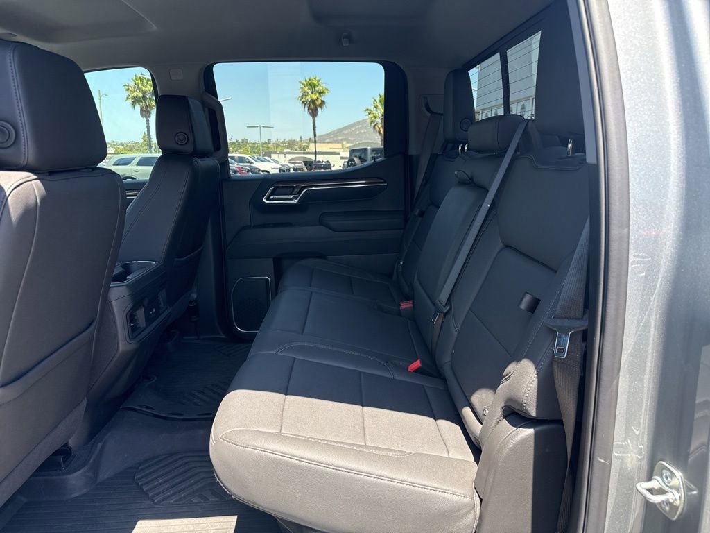 Used 2025 Chevrolet Silverado 1500 LT Trail Boss w/ Convenience Package II AWD/4WD image 18