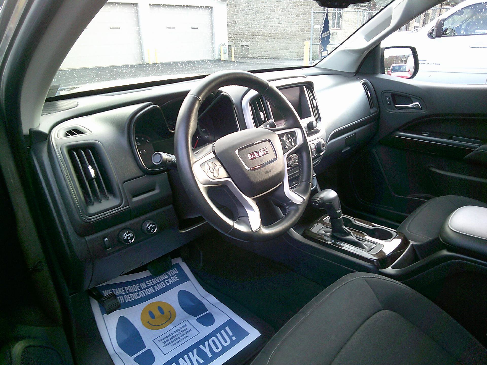 Used 2016 GMC Canyon SLE w/ SLE Convenience Package image 8