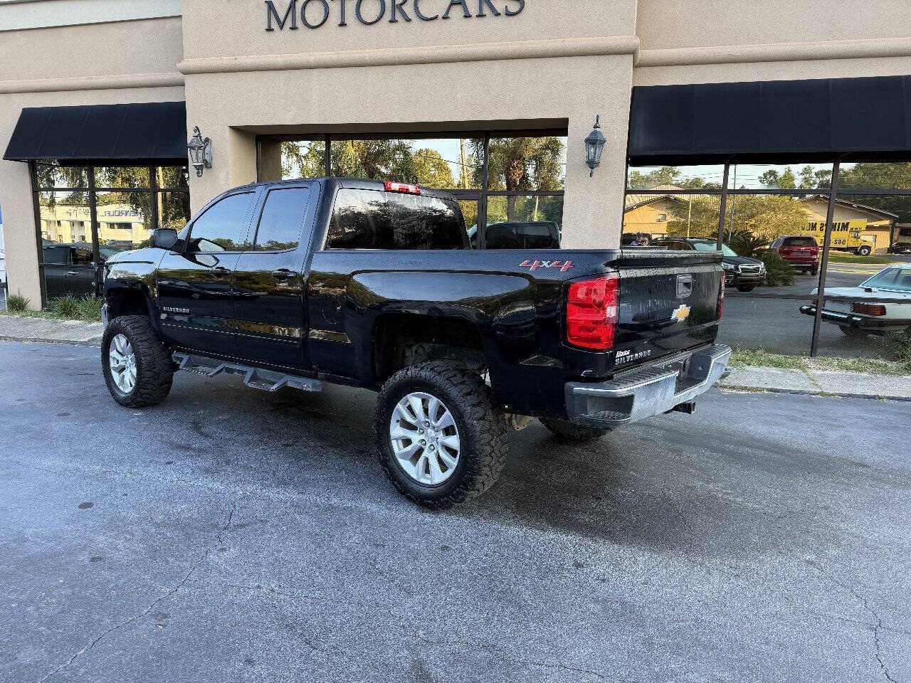 Used 2019 Chevrolet Silverado 1500 LT AWD/4WD image 4