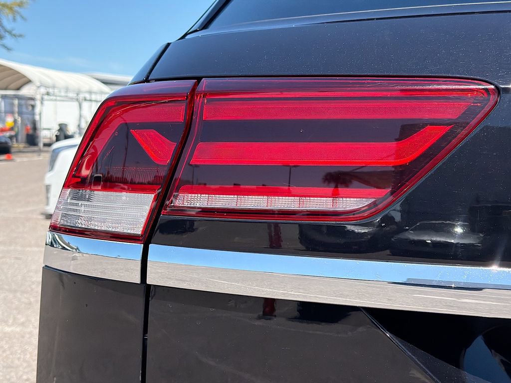 Used 2020 Volkswagen Atlas Cross Sport SEL R-Line AWD/4WD image 10