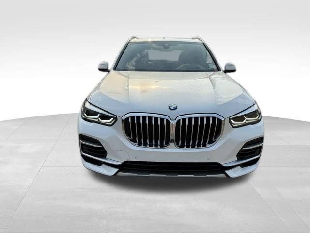 Used 2022 BMW X5 sDrive40i w/ Premium Package image 2