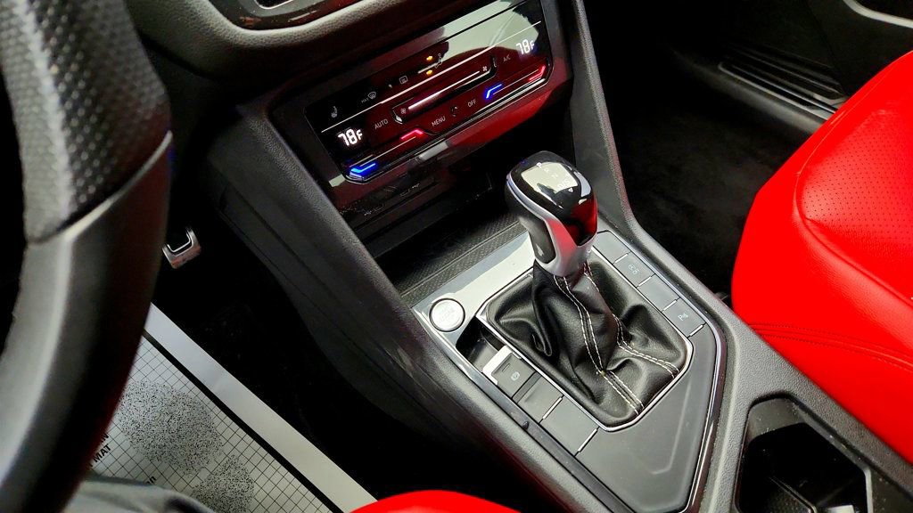 Used 2024 Volkswagen Tiguan SE R-Line image 16