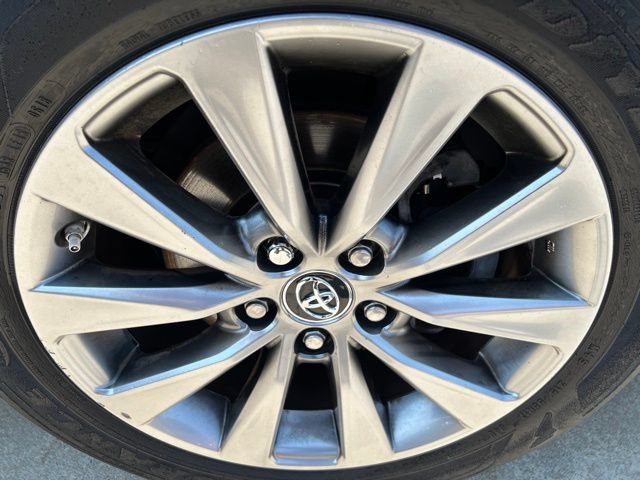 Used 2015 Toyota Camry XLE w/ Advanced Technology Package FWD image 8