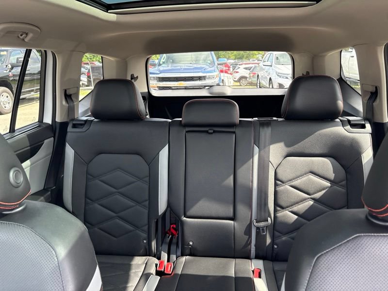 Used 2024 Volkswagen Atlas Peak Edition SEL AWD/4WD image 26