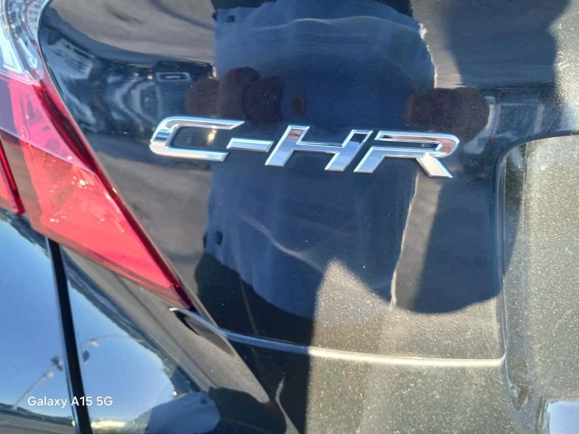 Used 2020 Toyota C-HR LE FWD image 14
