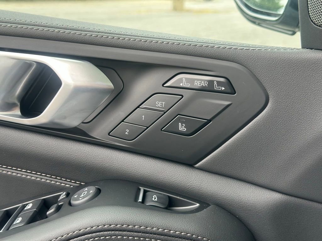 New 2026 BMW X7 xDrive40i w/ M Sport Package image 23