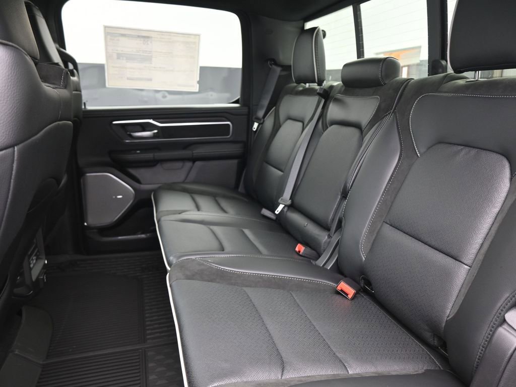New 2026 RAM 1500 Laramie AWD/4WD image 12