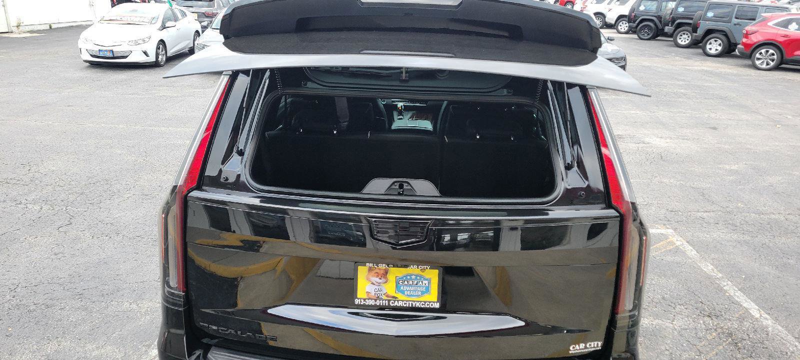 Used 2023 Cadillac Escalade Premium Luxury image 31