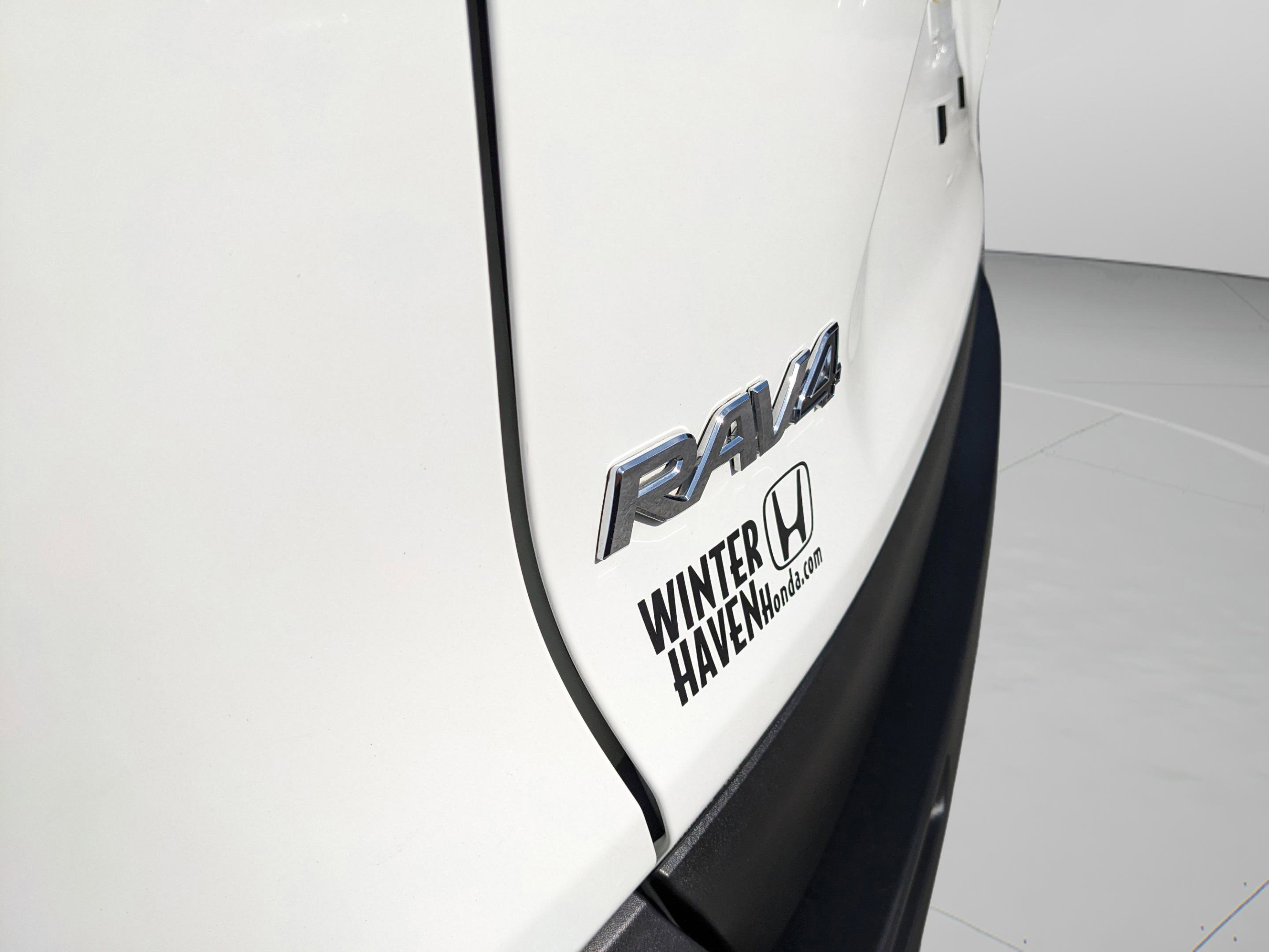 Used 2022 Toyota RAV4 XLE image 37