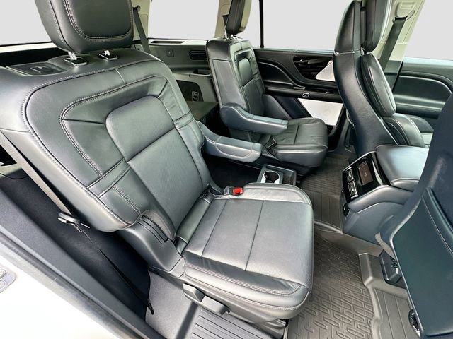 Used 2025 Lincoln Aviator Reserve w/ Luxury Package RWD image 29