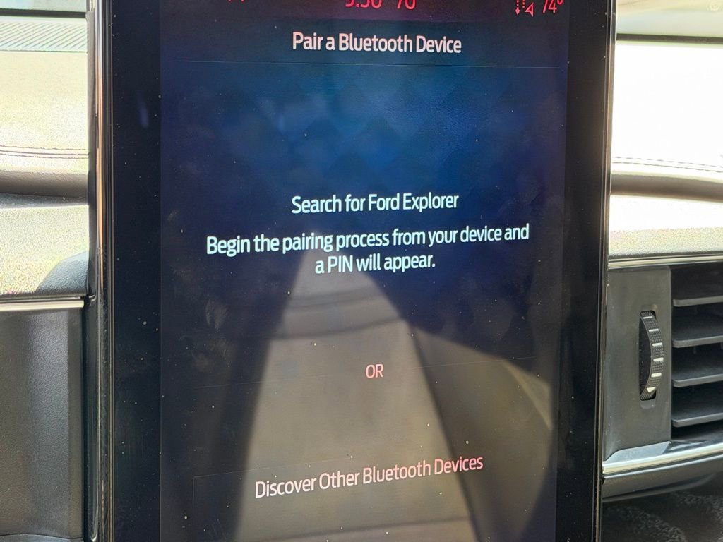 Used 2022 Ford Explorer Platinum w/ Equipment Group 601A AWD/4WD image 25