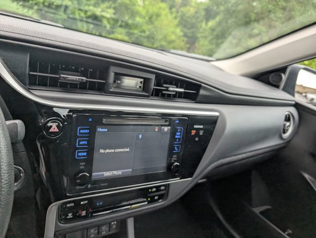 Used 2017 Toyota Corolla L FWD image 21