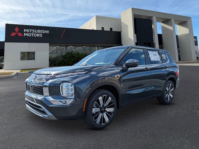 New 2025 Mitsubishi Outlander SE