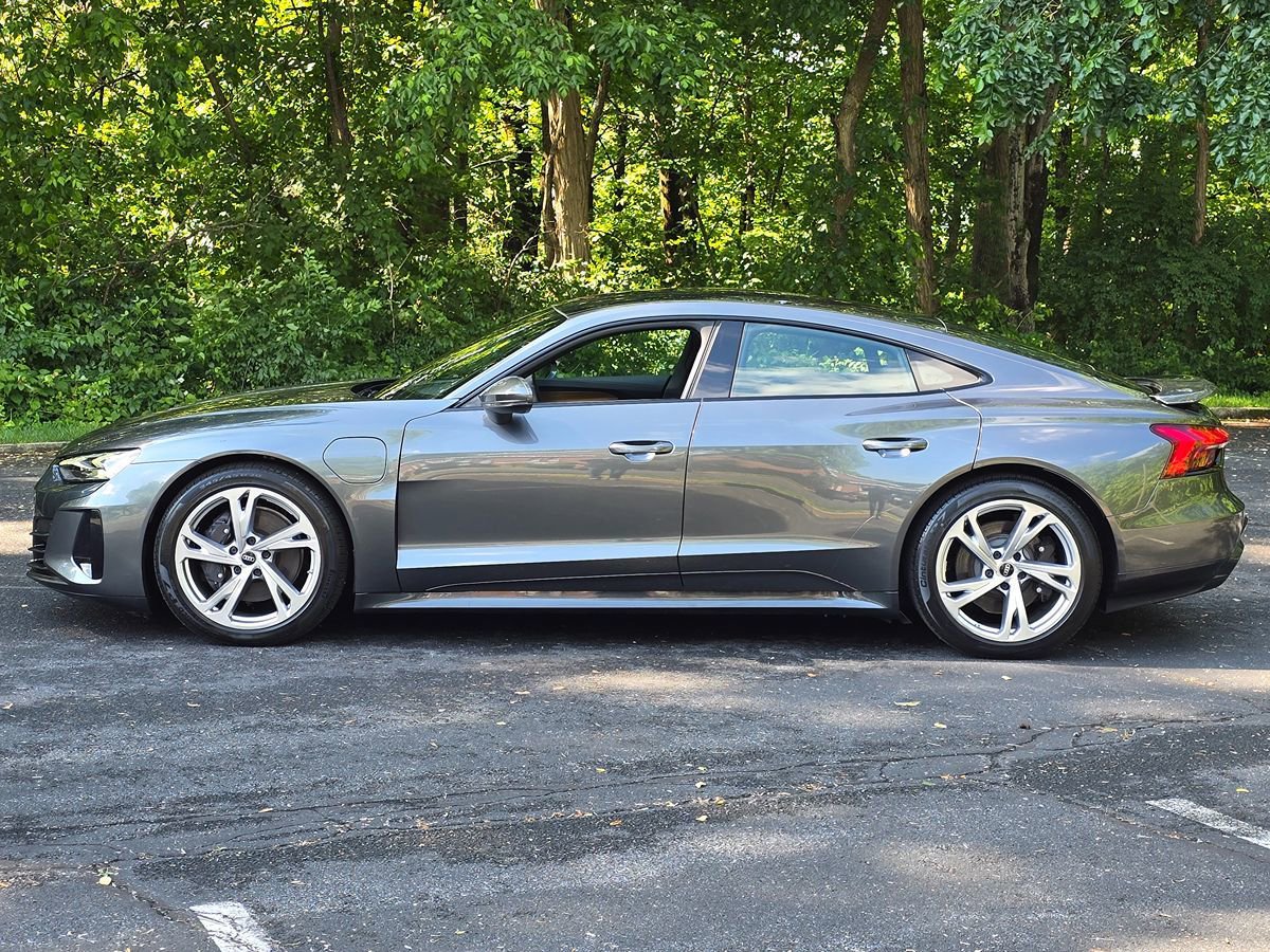 Used 2023 Audi e-tron GT Premium Plus AWD/4WD image 3