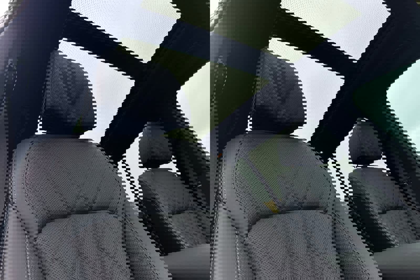 Used 2025 BMW X5 M60i w/ Executive Package image 18