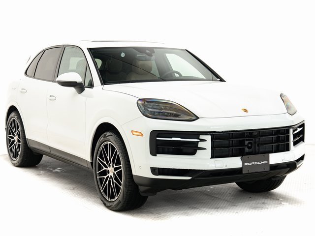 Used 2025 Porsche Cayenne image 31