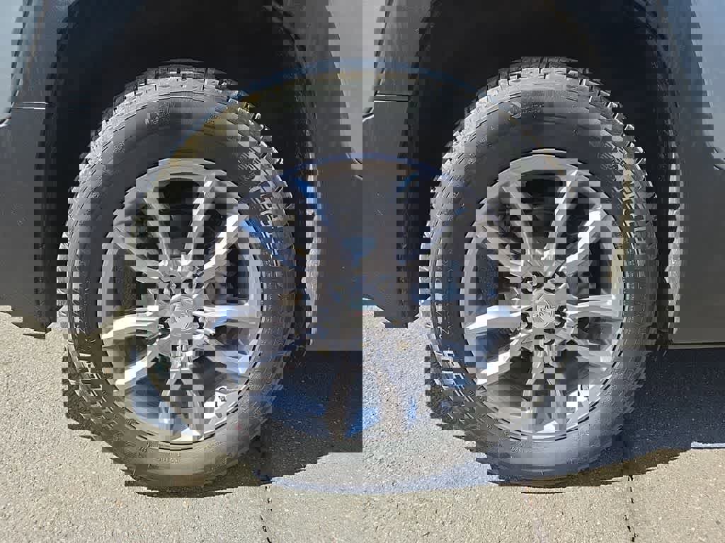 Used 2023 GMC Terrain SLT w/ Tech Package image 12