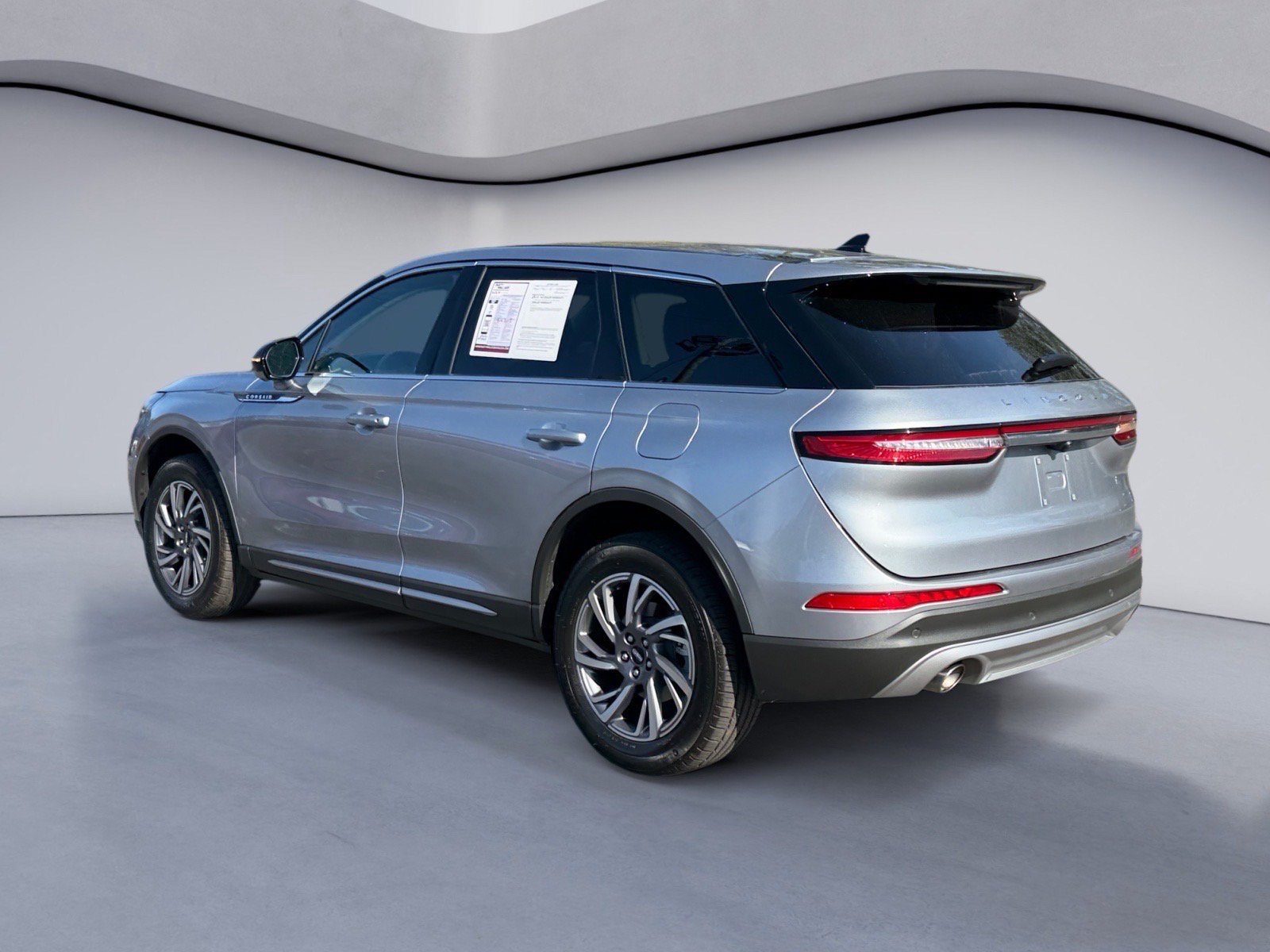Used 2023 Lincoln Corsair AWD w/ Equipment Group 101A image 3