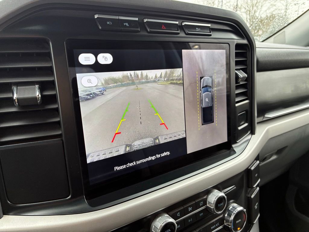 Used 2022 Ford F150 Lightning XLT image 17