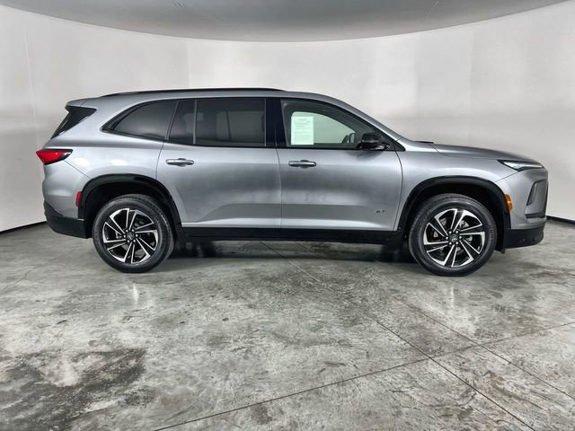 Used 2026 Buick Enclave Sport Touring image 9