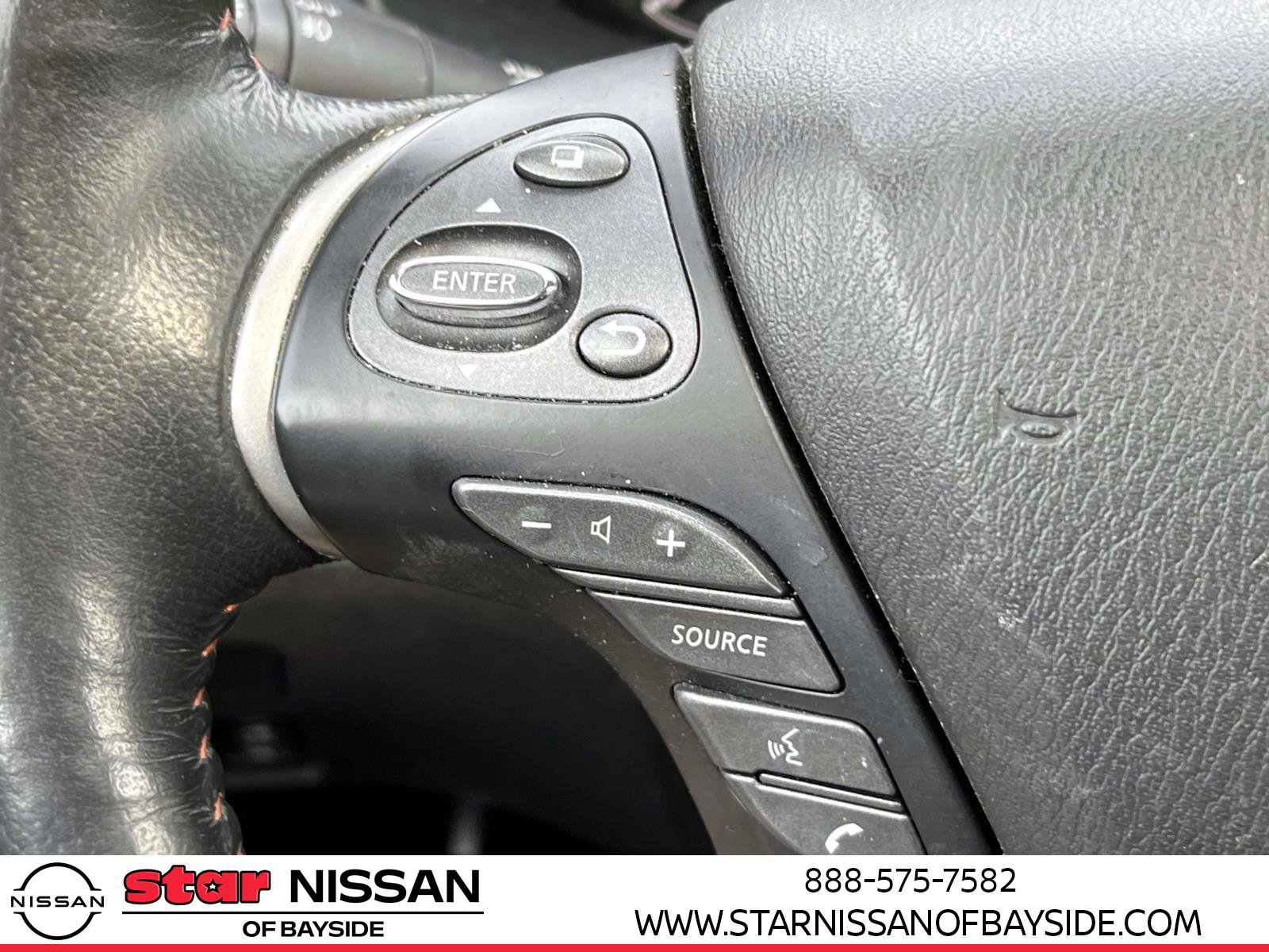 Used 2020 Nissan Pathfinder SL image 21