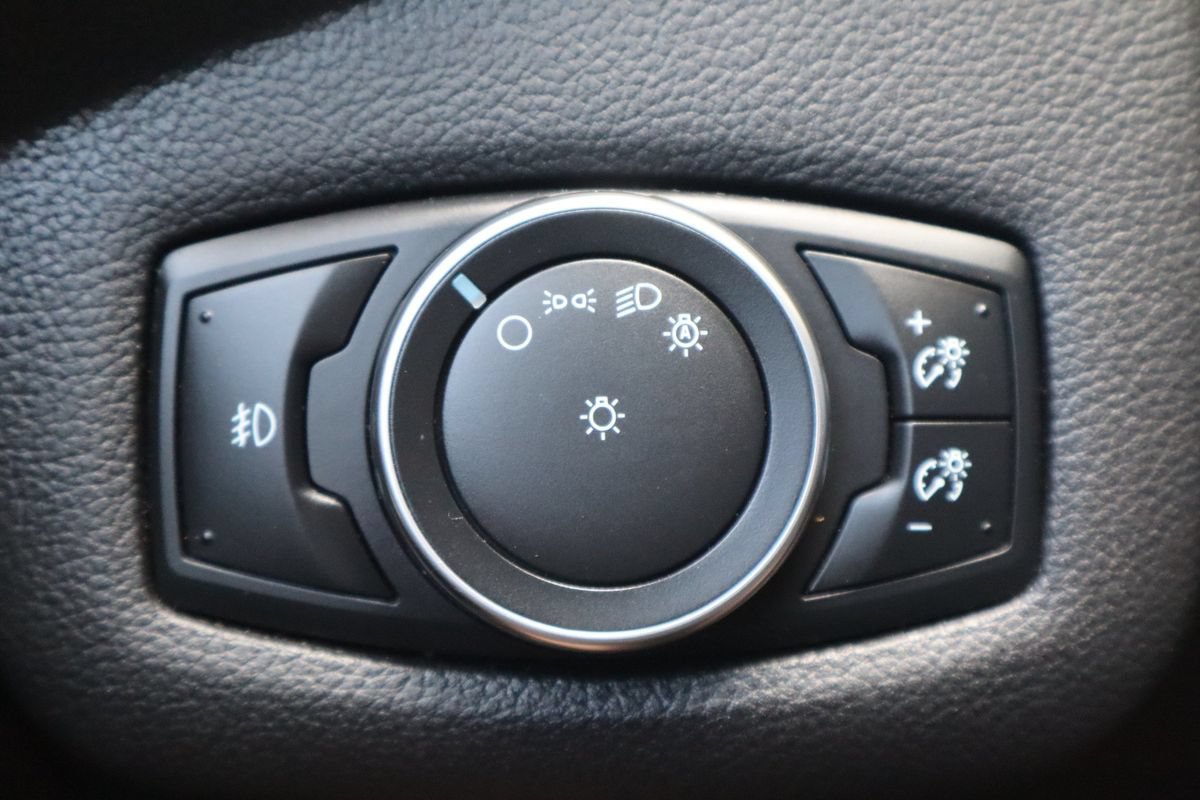 Used 2016 Ford Escape SE w/ SE Leather Comfort Package AWD/4WD image 28