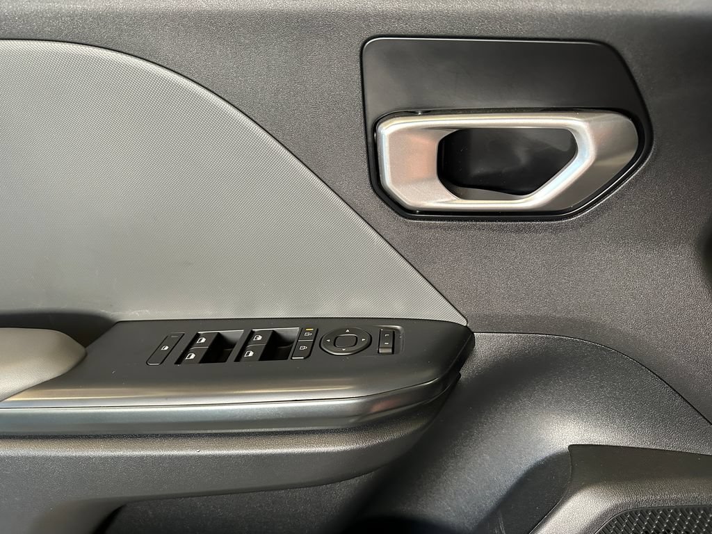 Used 2025 Kia K4 FWD image 18