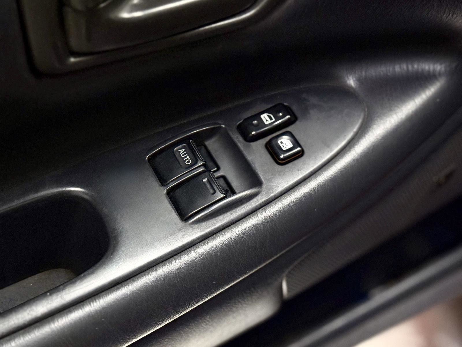 Used 2001 Toyota Solara SLE image 13