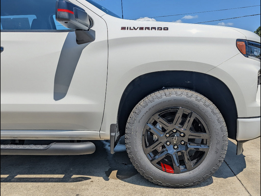 New 2026 Chevrolet Silverado 1500 RST w/ Redline Edition AWD/4WD image 10