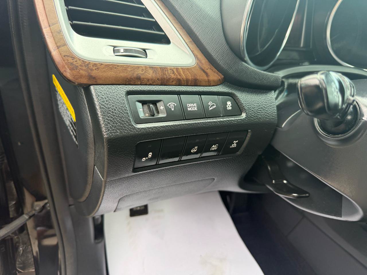 Used 2018 Hyundai Santa Fe Limited AWD/4WD image 24