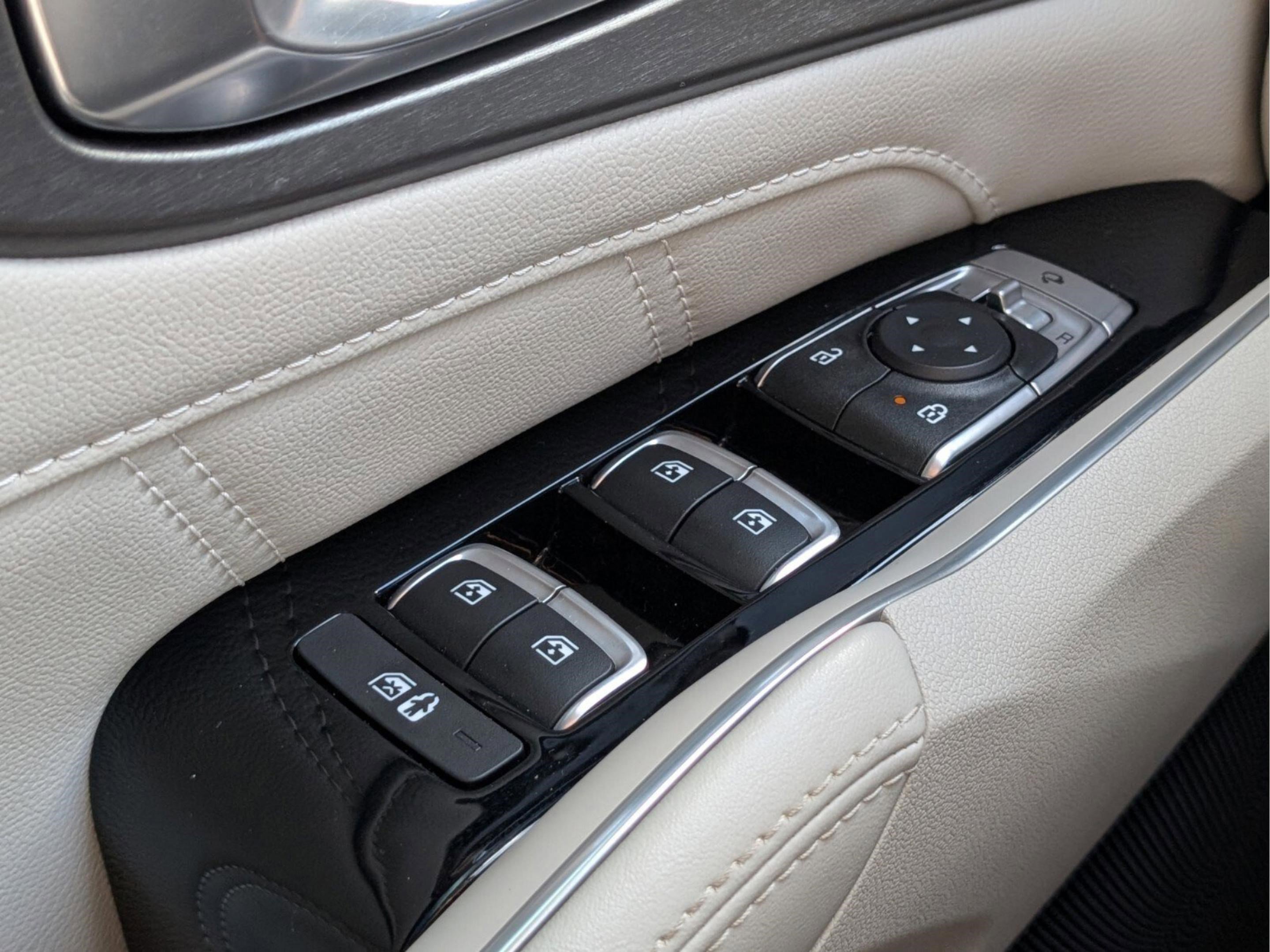 Used 2023 Kia Sorento SX image 40