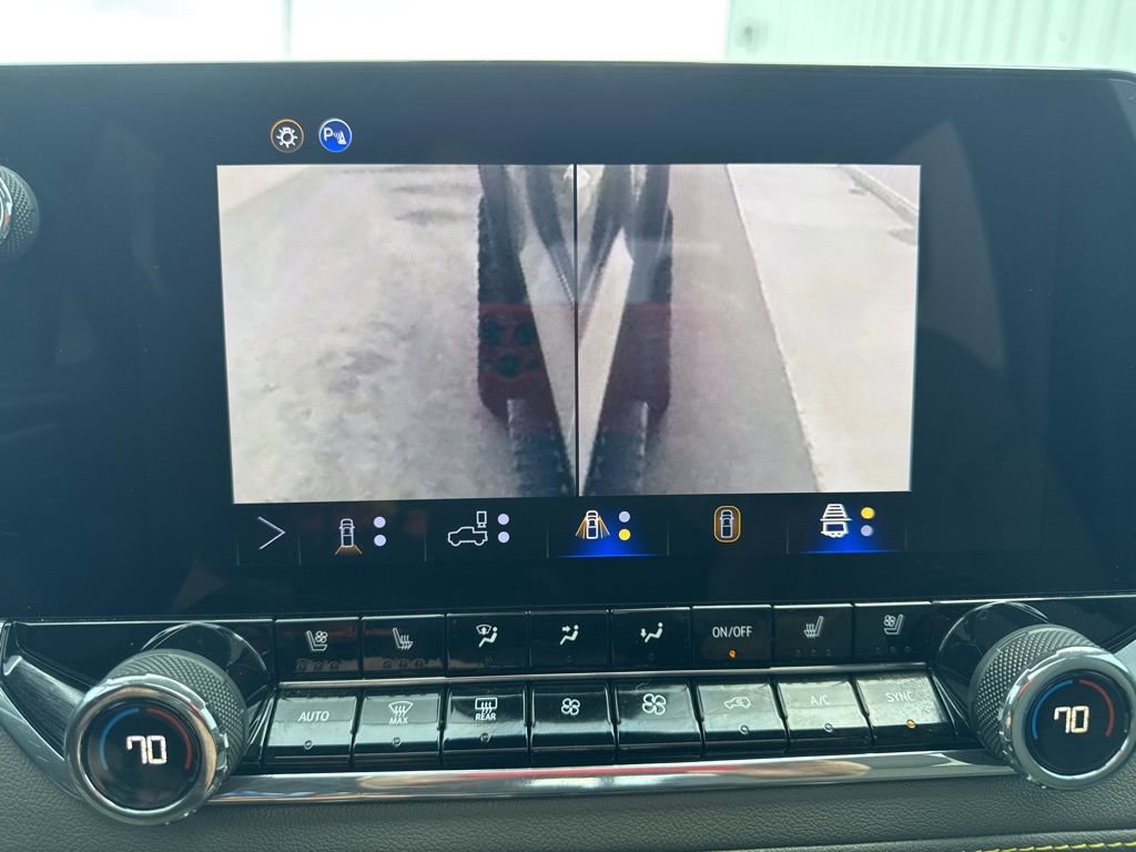 Used 2025 Chevrolet Colorado ZR2 w/ Technology Package image 30