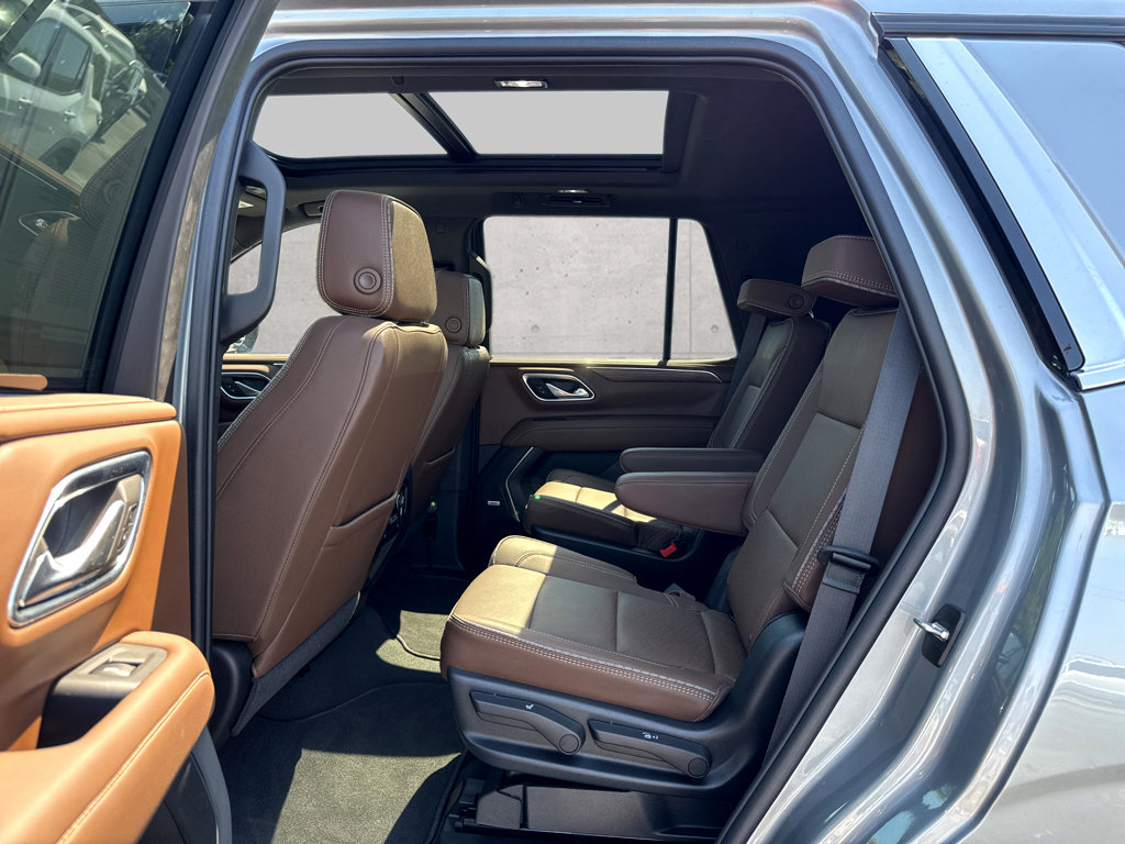 Used 2024 Chevrolet Tahoe High Country AWD/4WD image 10