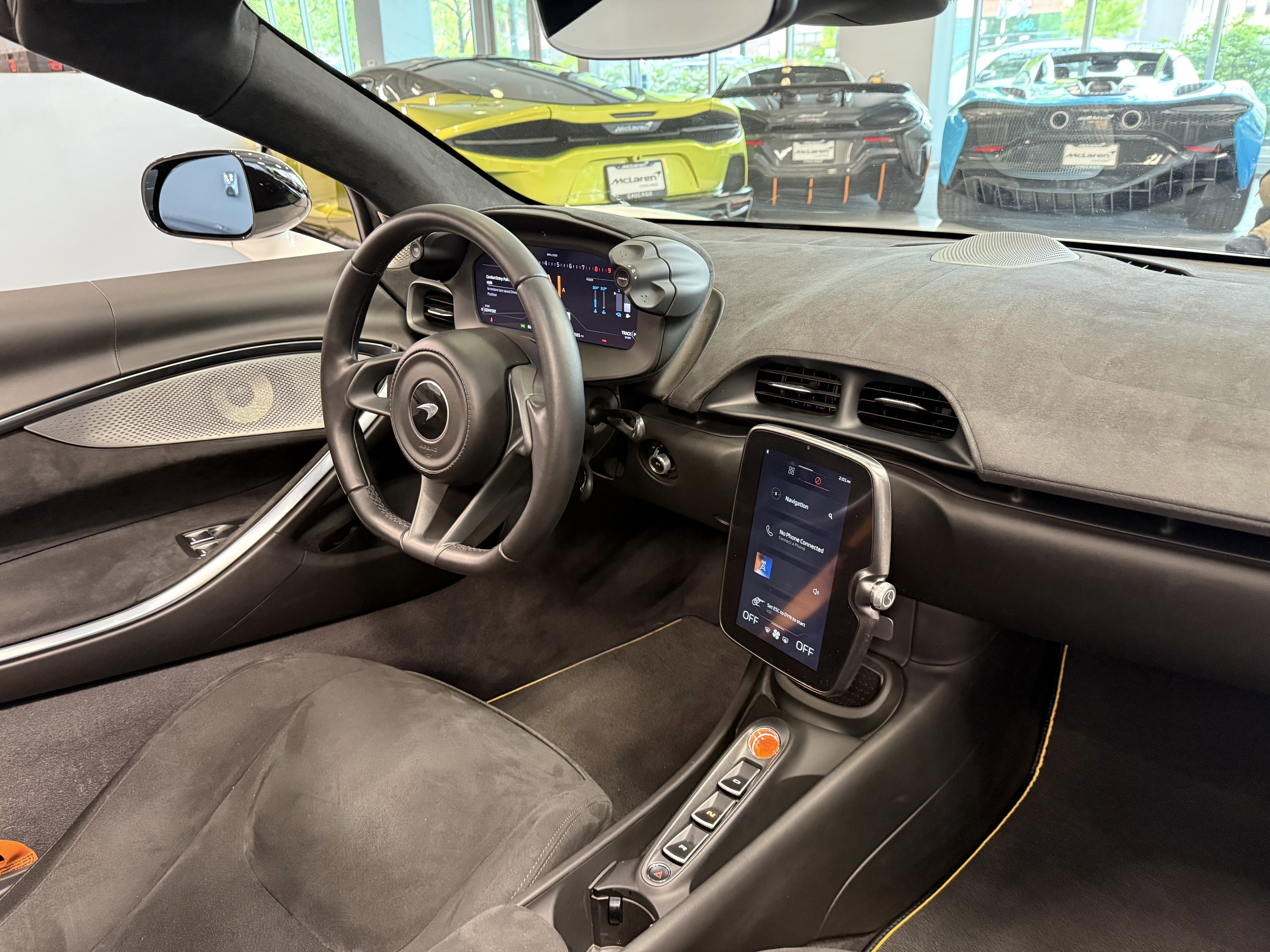 Used 2025 McLaren Artura Spider RWD image 20