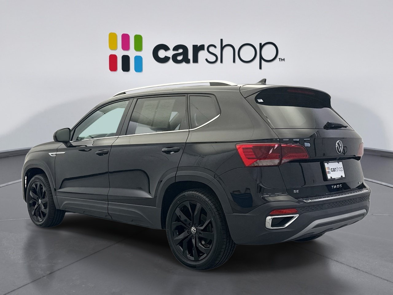 Used 2023 Volkswagen Taos SE w/ Panoramic Sunroof Package AWD/4WD image 3