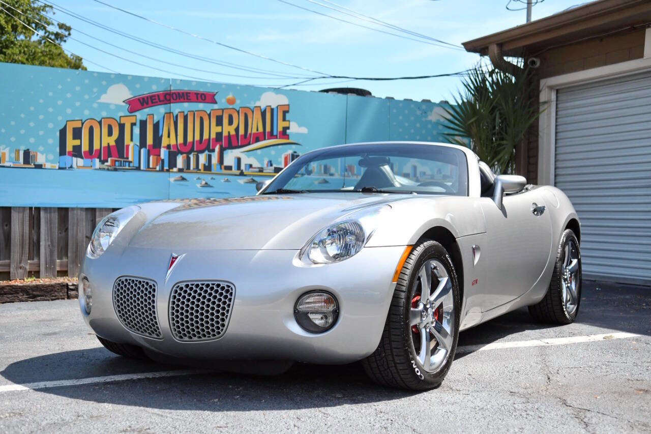 Used 2007 Pontiac Solstice Convertible w/ Premium Package RWD image 1