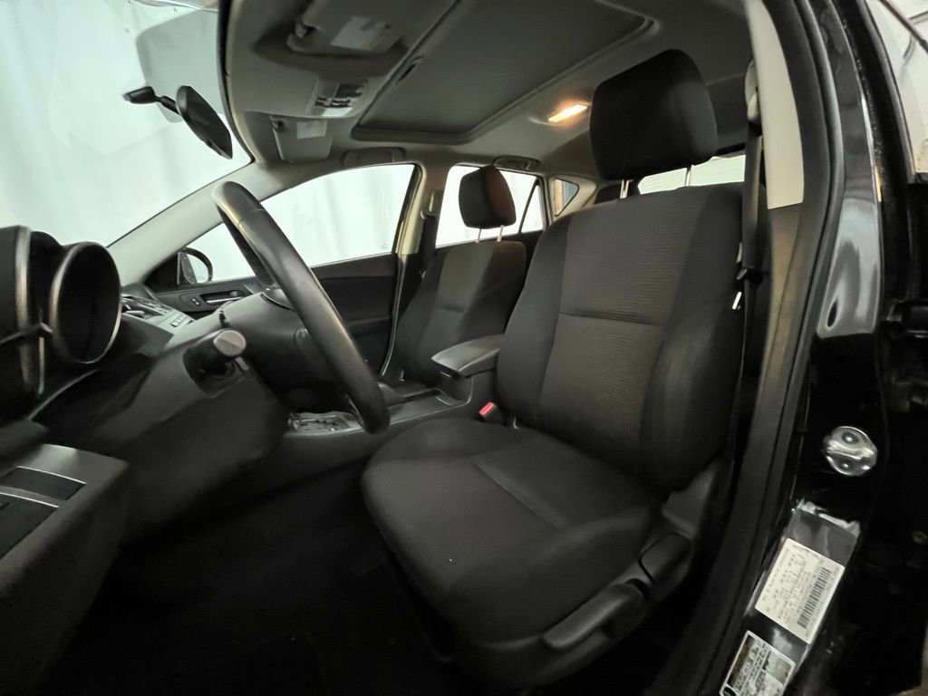 Used 2013 MAZDA MAZDA3 i Touring w/ Preferred Equipment Pkg image 9