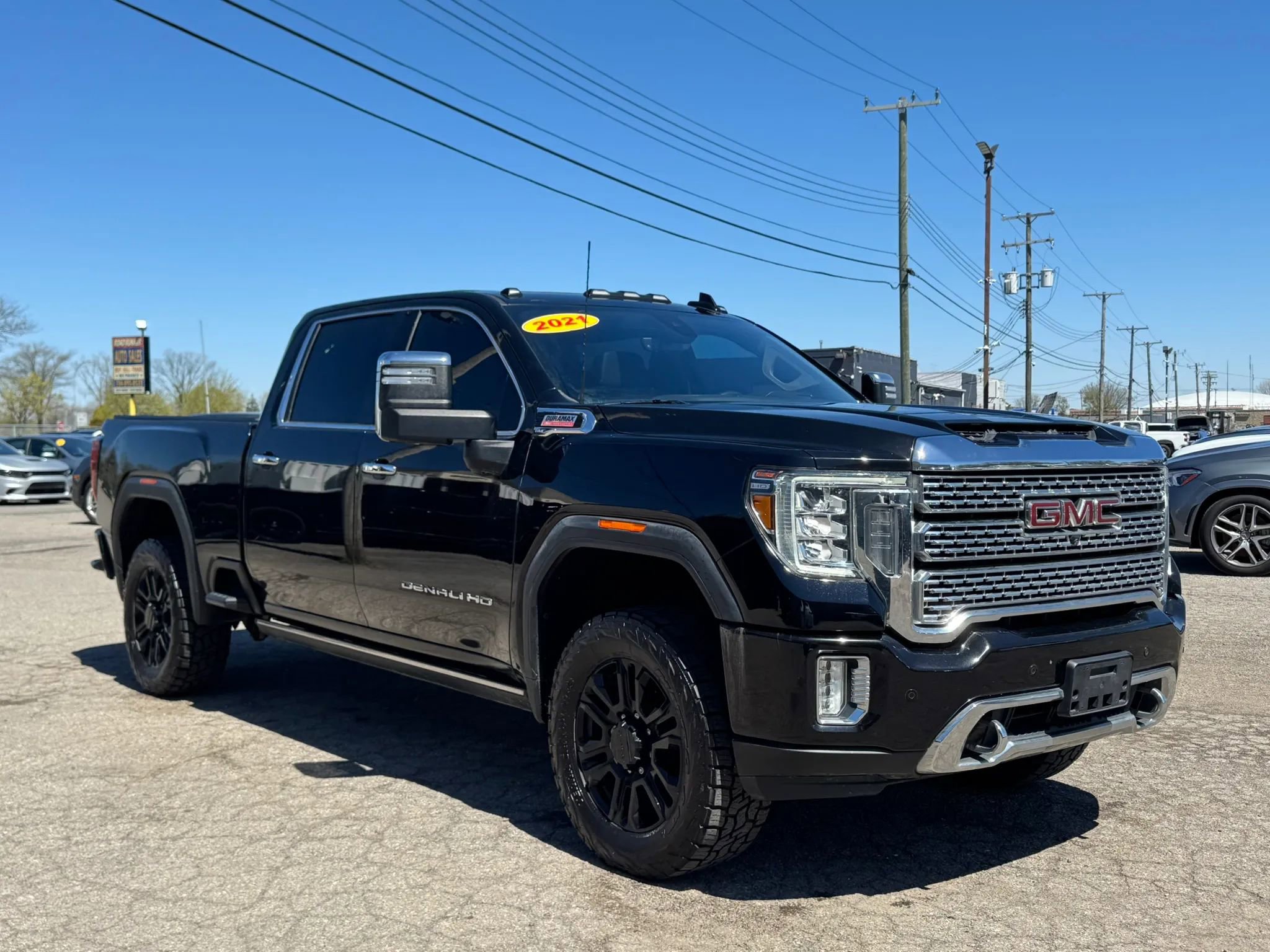 Used 2021 GMC Sierra 2500 Denali w/ Denali Black Diamond Edition AWD/4WD image 3