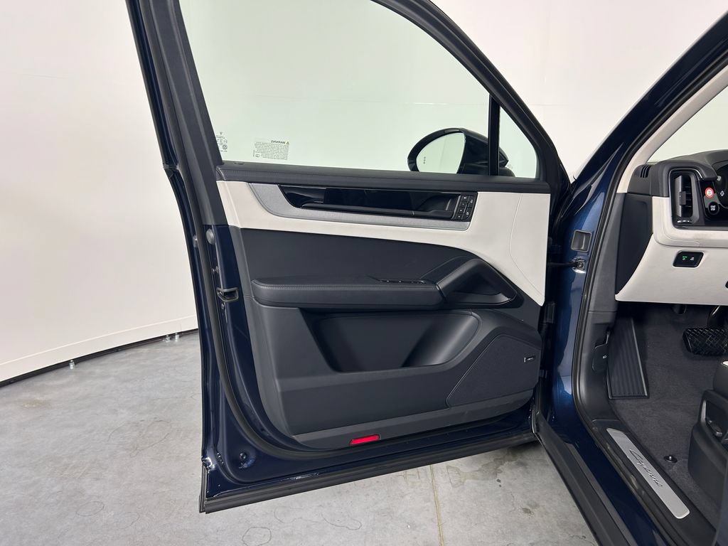 New 2026 Porsche Cayenne AWD/4WD image 14
