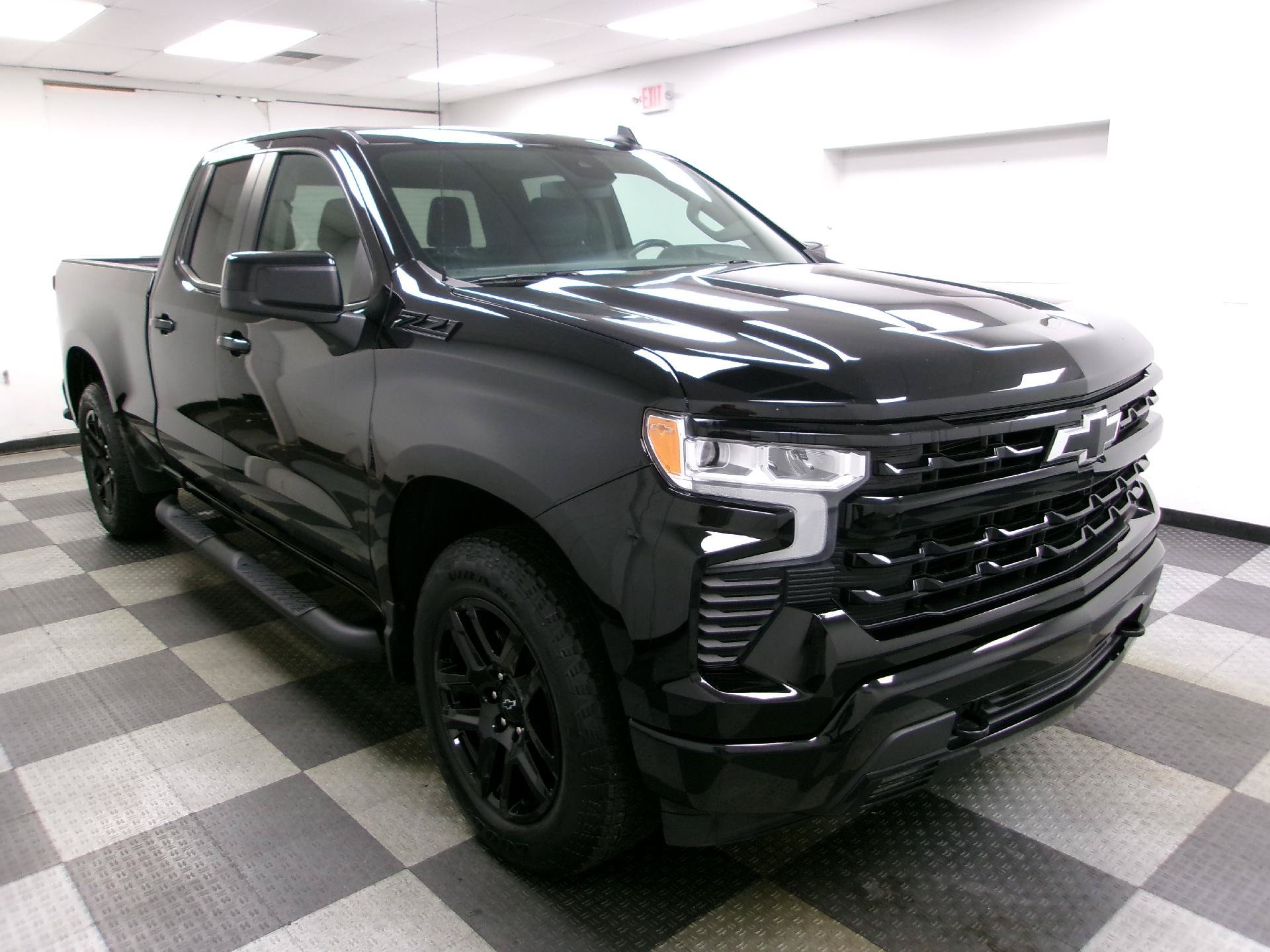 Used 2023 Chevrolet Silverado 1500 RST w/ Z71 Off-Road Package AWD/4WD image 13