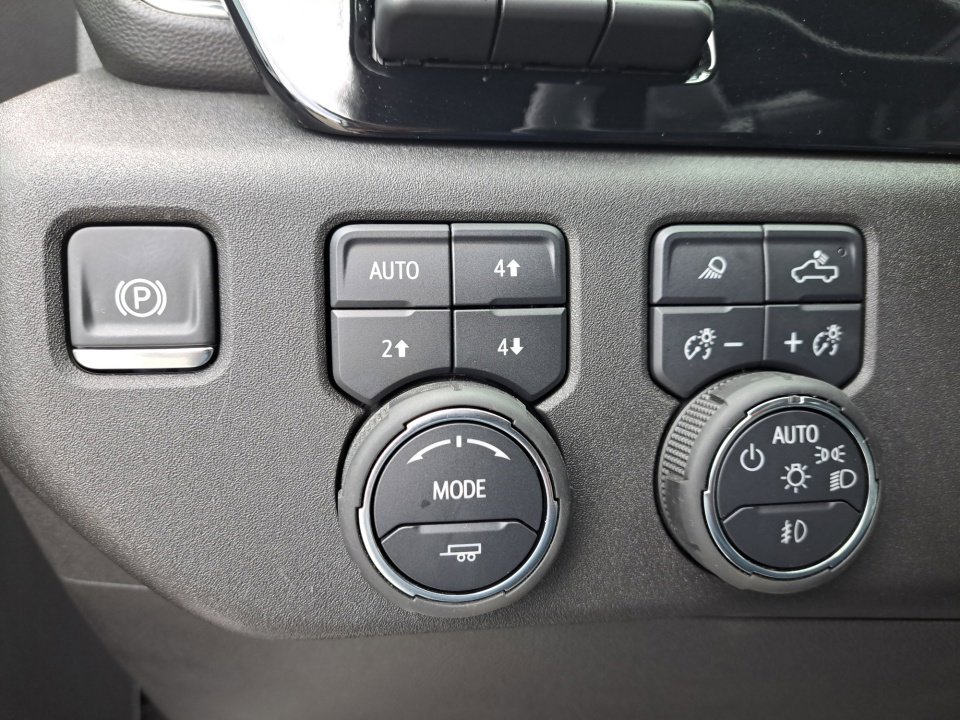 Certified 2025 Chevrolet Silverado 1500 LTZ w/ LTZ Premium Package image 34