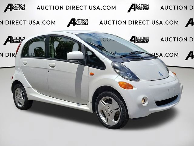 Used 2016 Mitsubishi i ES image 1