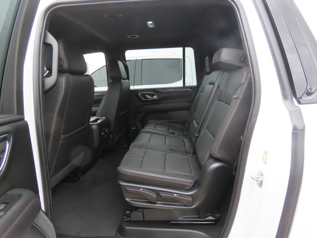 Used 2023 Chevrolet Suburban RST w/ Luxury Package RWD image 14